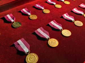 Obraz wyróżniający aktualność